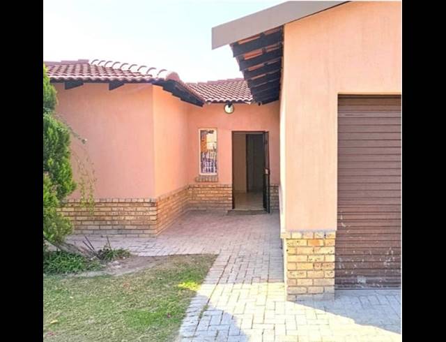 3 BEDROOM FREESTANDING FOR SALE IN WATERVAL EAST
